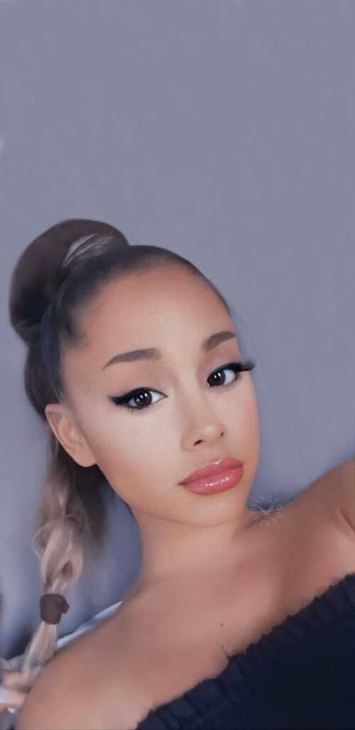 ariana grande aesthetic wallpaper  Ariana grande photoshoot, Ariana, Ariana  grande