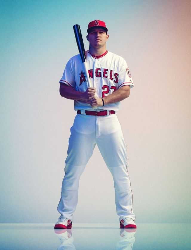 Download Mike Trout Of Los Angeles Angels Wallpaper